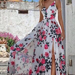 NWT Women's Size Large Spaghetti Strap Double Slit Floral Flowy Dress